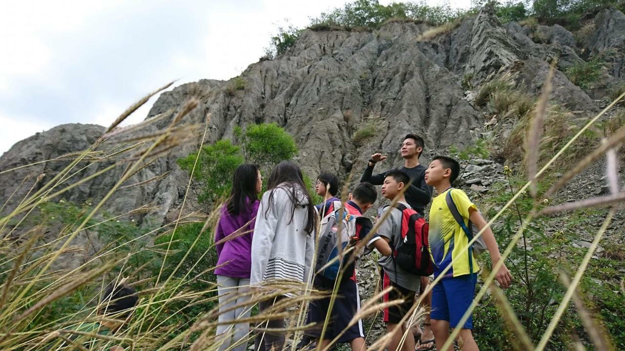 Cong Sen Backpackers Hostel Taitung Bagian luar foto